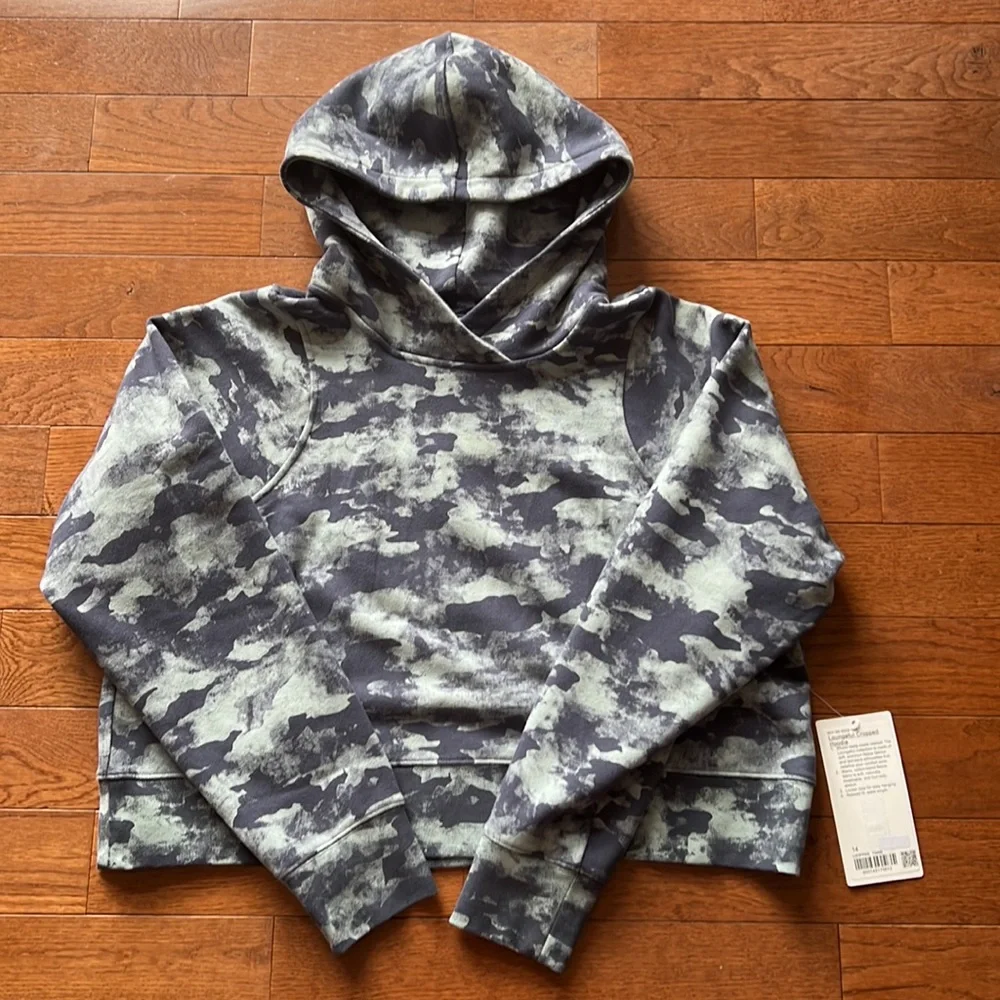 💙LULULEMON LOUNGEFUL CROPPED HOODIE/JACKET-HERITAGE CAMO WASH BLUE MULTI-14💙 - Picture 1 of 13